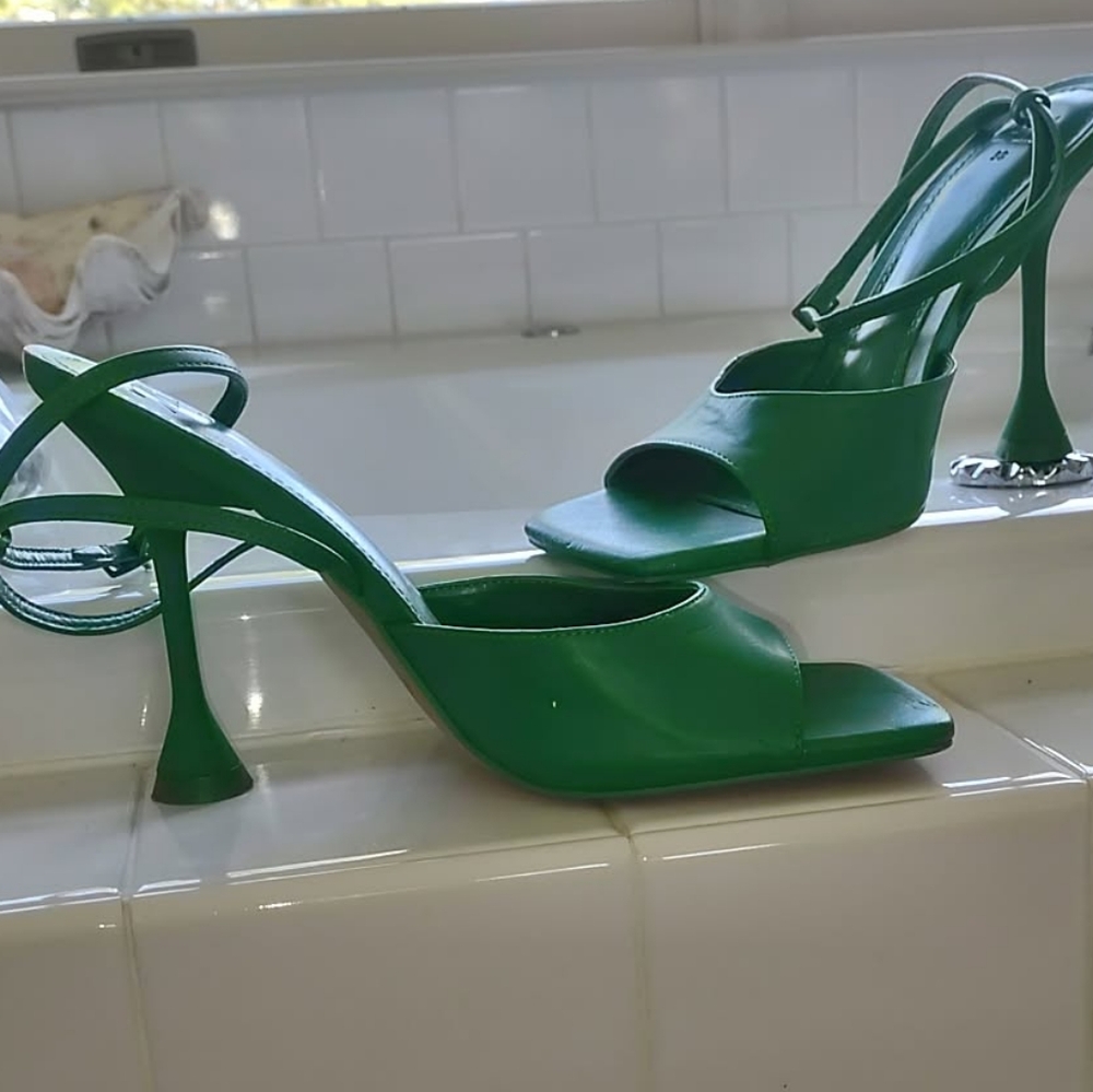 Elegant Green Women's Heels
